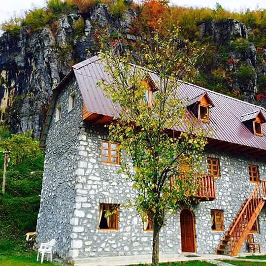 Bujtina Berishta Theth Hotel Exterior photo
