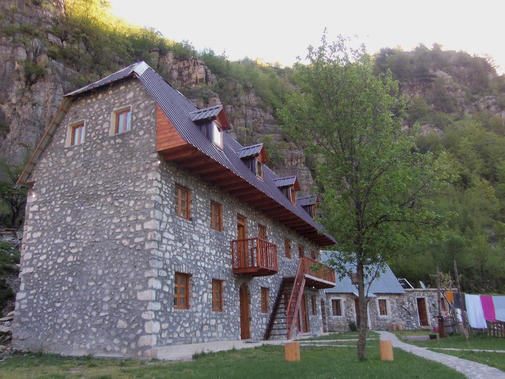 Bujtina Berishta Theth Hotel Exterior photo