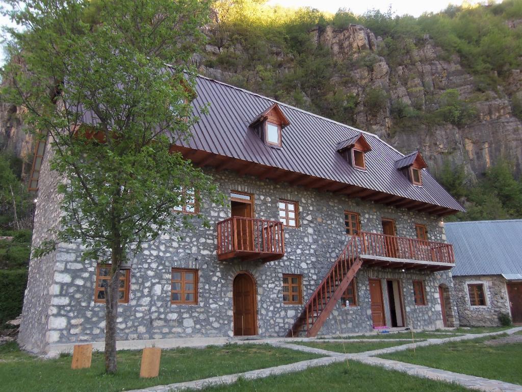 Bujtina Berishta Theth Hotel Exterior photo